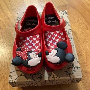 Like new mini Melissa sandals